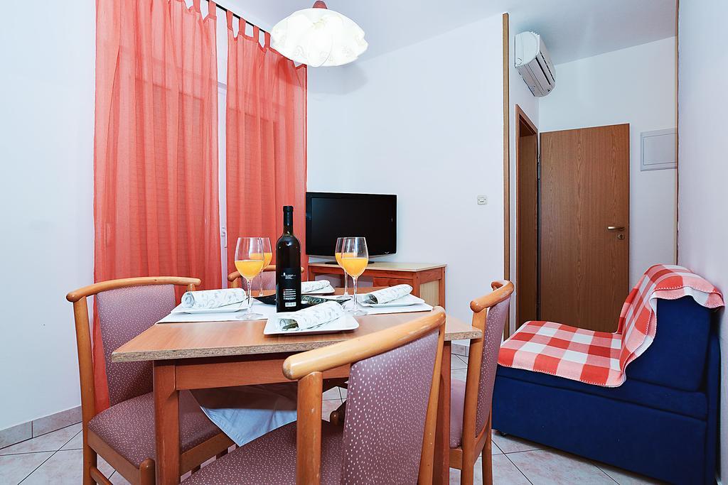 Apartments Lucija Sukošan 外观 照片