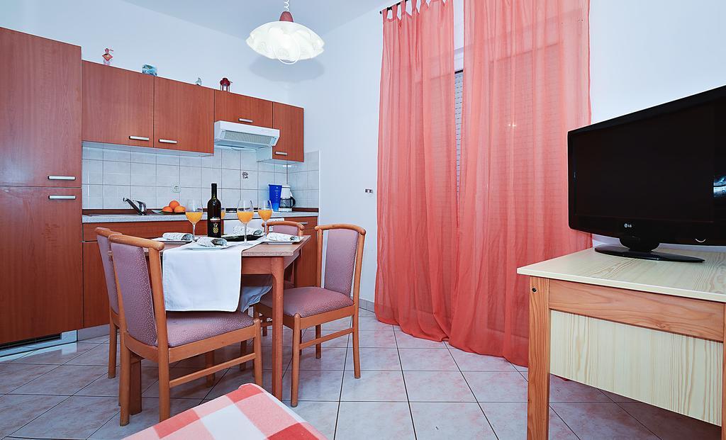 Apartments Lucija Sukošan 外观 照片